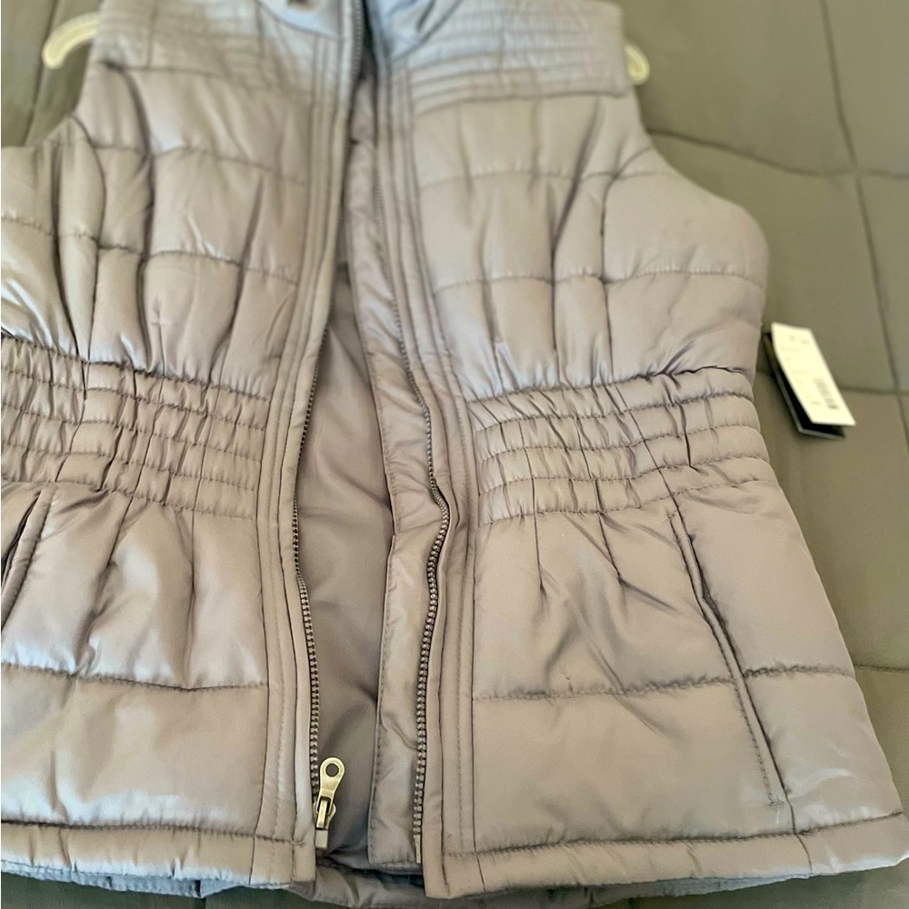 Ladies puffer vest.